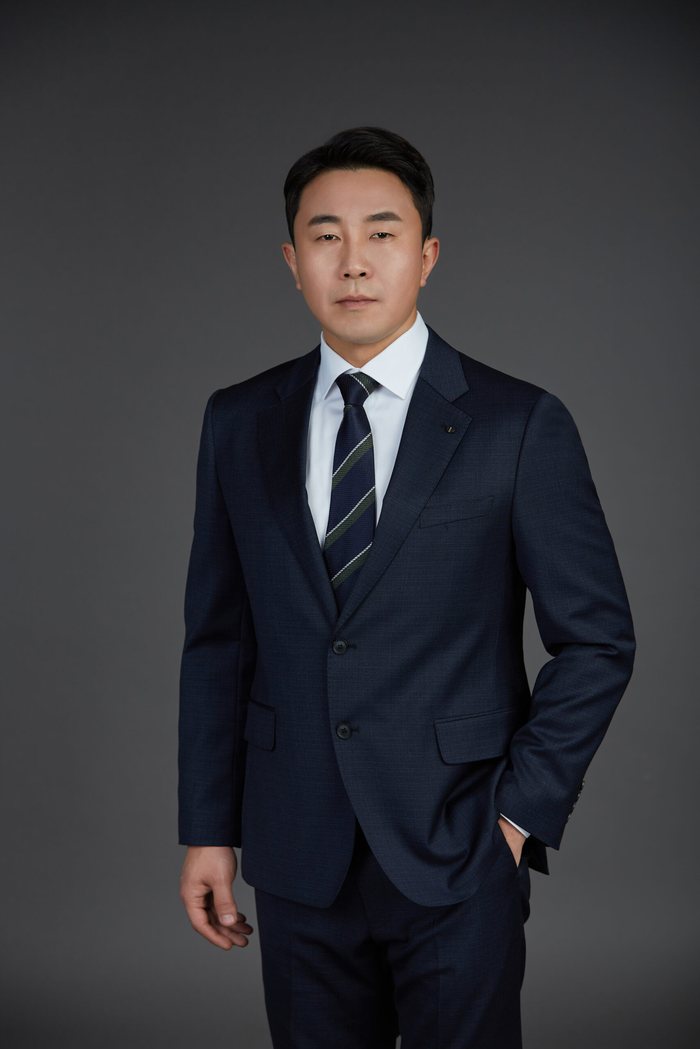 Master Eric Ku, founder of KKM Krav Maga