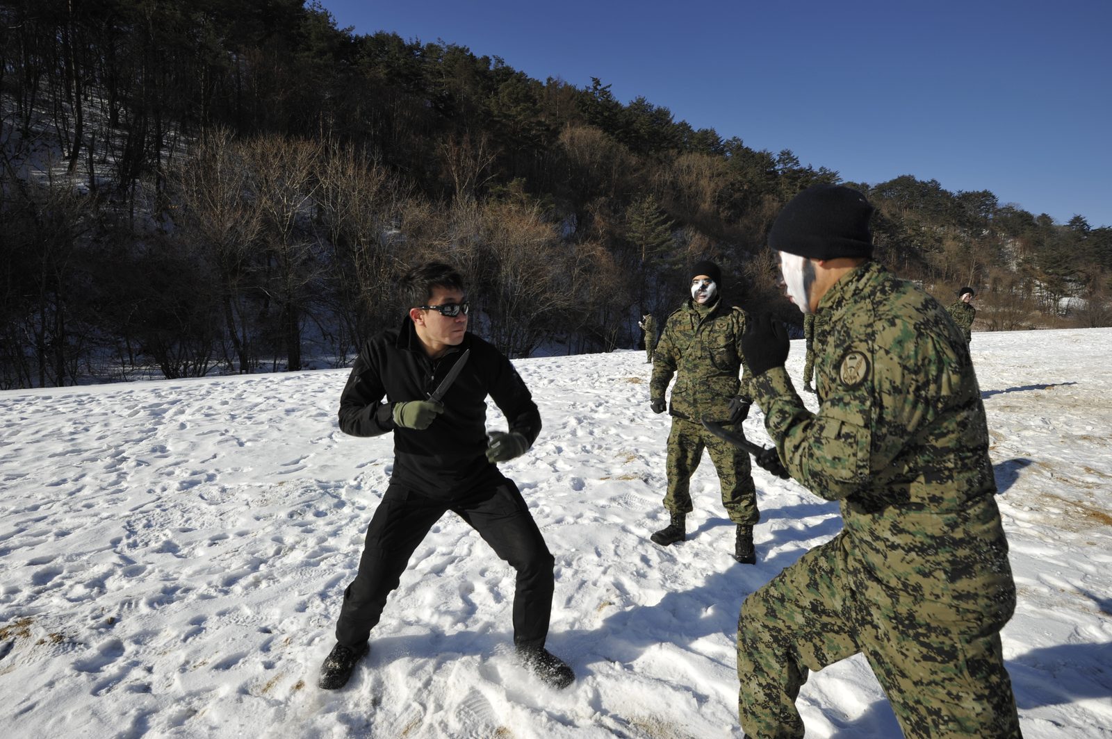 Cold-weather close-combat training in snow